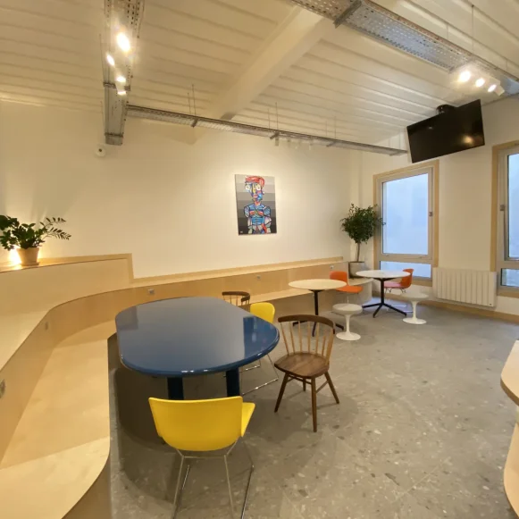 Espace indépendant 262 m² 50 postes Location bureau Rue du Sentier Paris 75002 - photo 6