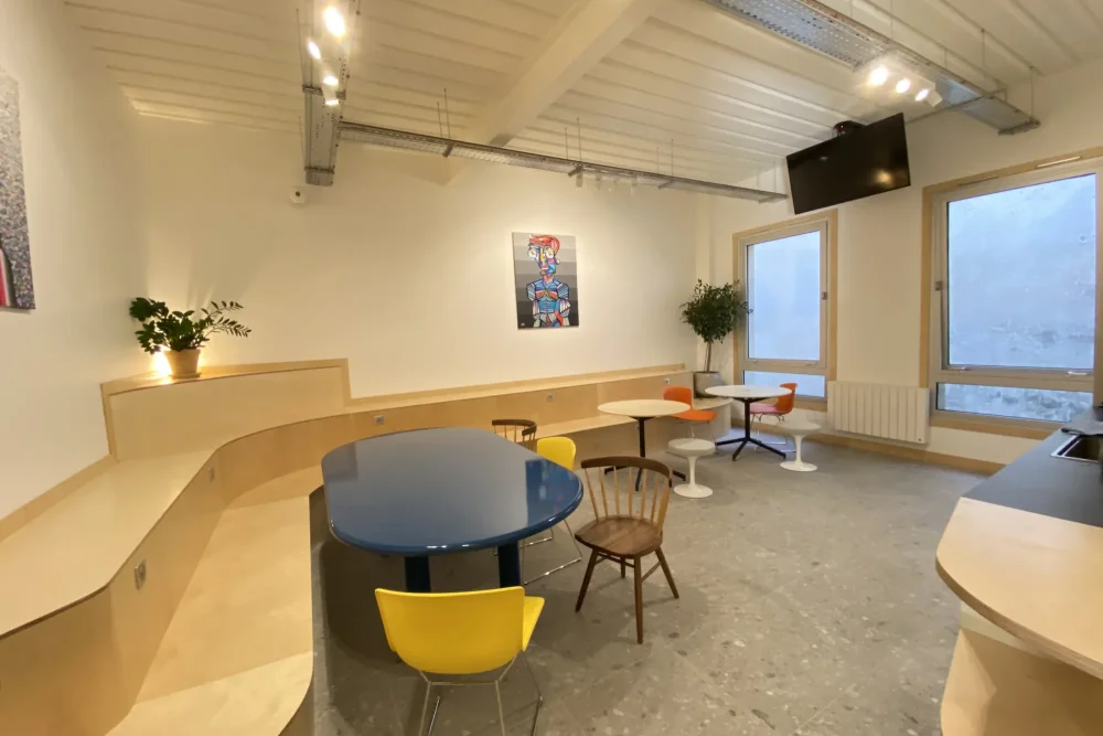 Espace indépendant - 75002 - 50 postes - 30000€