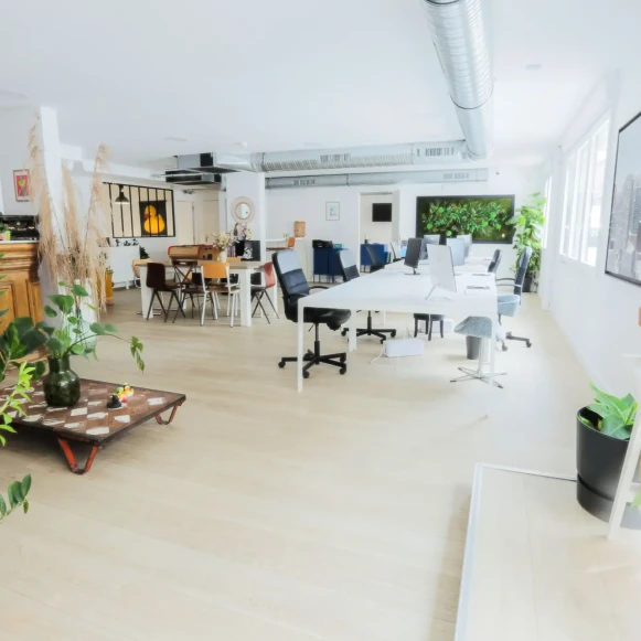 Bureau privé 15 m² 4 postes Coworking Rue Henri Martin Le Pré-Saint-Gervais 93310 - photo 1