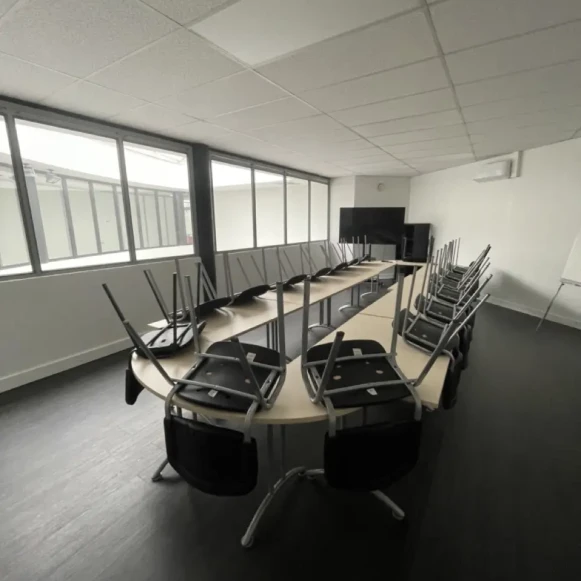 Bureau privé 45 m² 10 postes Location bureau Allée du Grand Coquille Saint-Jean-de-Braye 45800 - photo 7