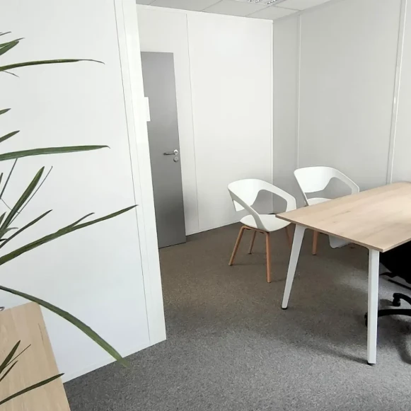 Bureau privé 11 m² 1 poste Coworking Avenue Barbara Trignac 44570 - photo 4