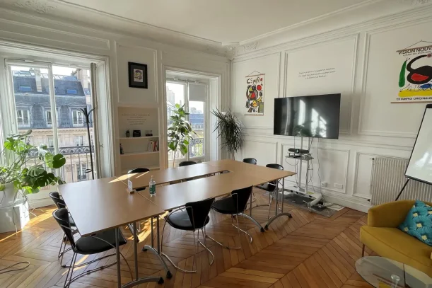 Bureau privé - 75001 - 4 postes - 2695€