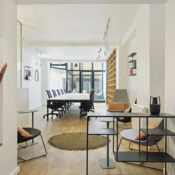 Espace indépendant 190 m² 30 postes Location bureau Rue Championnet Paris 75018 - photo 1