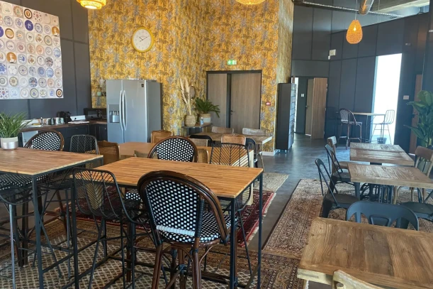 Open Space - 66000 - 45 postes - 179€