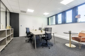 Bureau privé - 49000 - 10 postes - 2484€