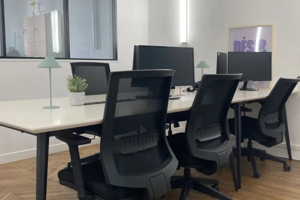 Open Space - 75009 - 6 postes - 480€