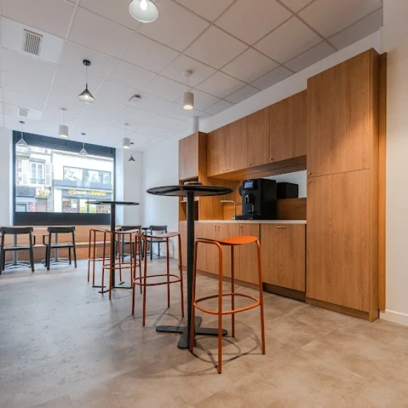 Bureau privé 4 m² 1 poste Location bureau Avenue des États Unis Clermont-Ferrand 63000 - photo 1