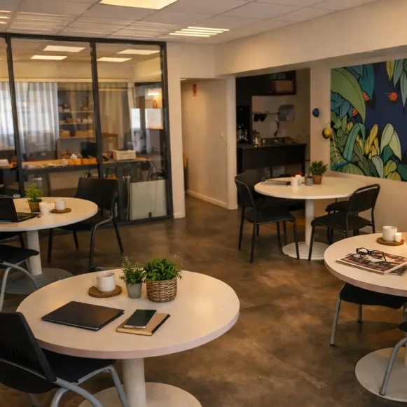 Bureau privé 20 m² 4 postes Coworking Rue des Arts et Métiers Grenoble 38000 - photo 6