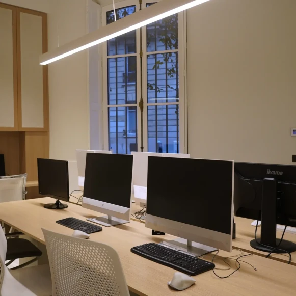 Espace indépendant 45 m² 7 postes Location bureau Rue Turgot Paris 75009 - photo 5