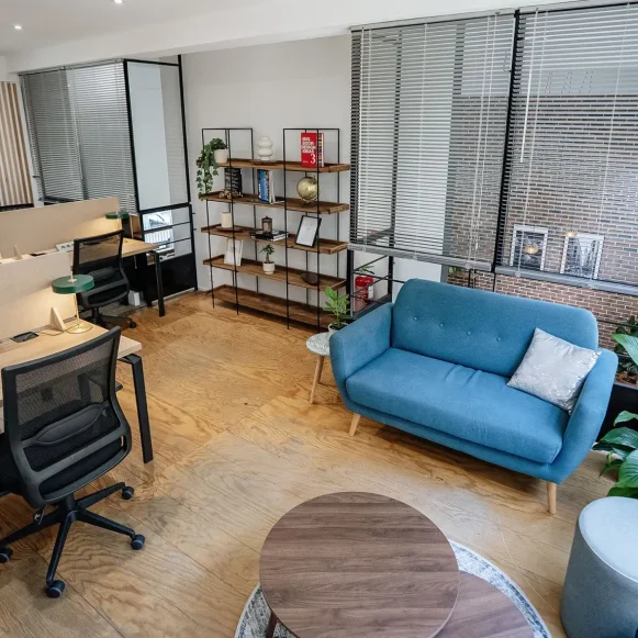 Bureau privé 30 m² 4 postes Location bureau Rue Molière Ivry-sur-Seine 94200 - photo 1