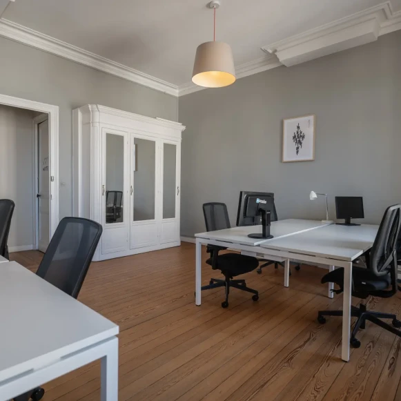 Bureau privé 39 m² 10 postes Location bureau Rue Crozilhac Bordeaux 33000 - photo 2