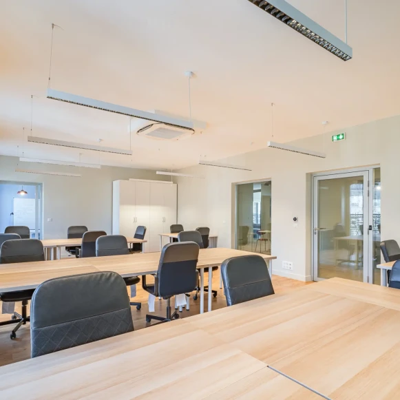 Bureau privé 50 m² 18 postes Location bureau Boulevard de Sébastopol Paris 75002 - photo 5
