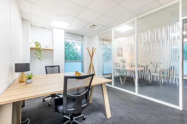 Bureau privé - 44300 - 2 postes - 801€