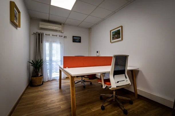 Bureau privé - 13001 - 2 postes - 599€