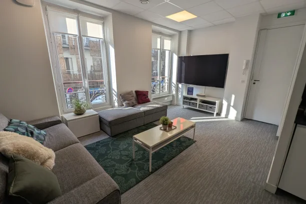 Bureau privé - 75004 - 4 postes - 1650€