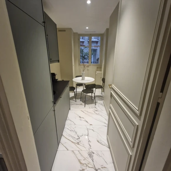 Espace indépendant 17 m² 4 postes Location bureau Rue Marcel Renault Paris 75017 - photo 9