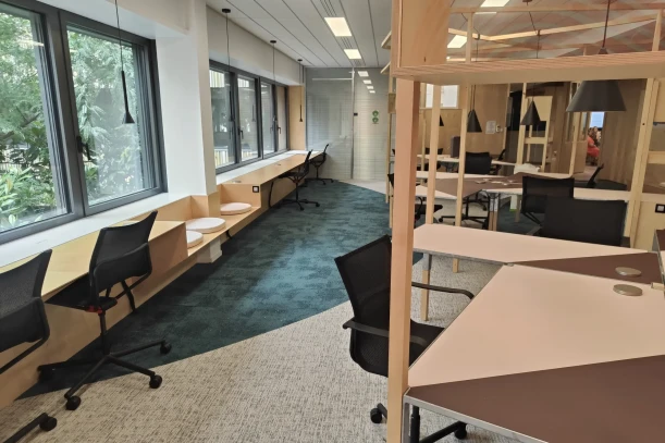 Open Space - 92120 - 10 postes - 187€