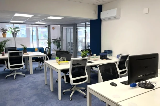 Bureau privé - 13006 - 11 postes - 3190€