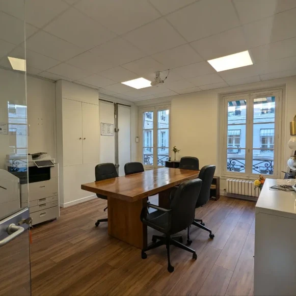 Bureau privé 39 m² 2 postes Location bureau Rue de Rivoli Paris 75001 - photo 18