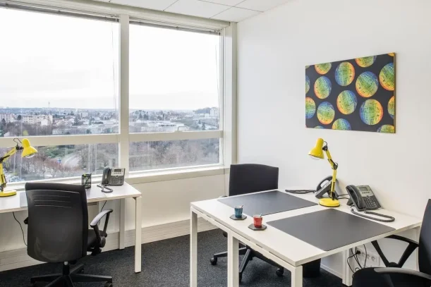 Bureau privé - 92800 - 4 postes - 950€