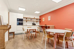 Espace indépendant - 75010 - 25 postes - 9990€