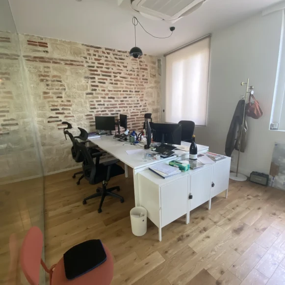 Bureau privé 25 m² 4 postes Location bureau Boulevard de Sébastopol Paris 75002 - photo 6