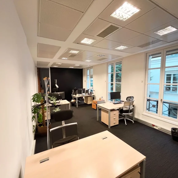 Bureau privé 41 m² 8 postes Location bureau Rue Cambon Paris 75001 - photo 1