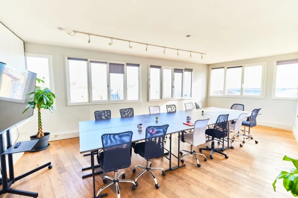 Espace indépendant - 13002 - 15 postes - 940€