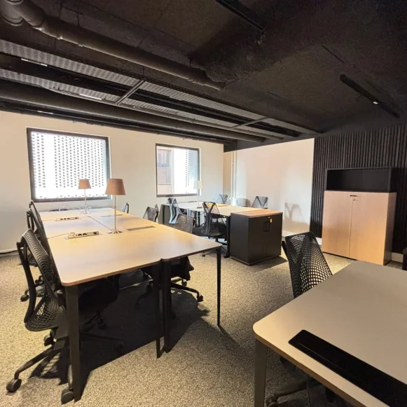Bureau privé 13 m² 3 postes Coworking Square Alban Satragne Paris 75010 - photo 11