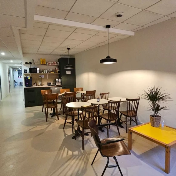 Bureau privé 20 m² 6 postes Coworking Avenue Daumesnil Paris 75012 - photo 3