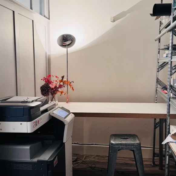 Open Space  6 postes Location bureau Rue du Faubourg Saint-Antoine Paris 75011 - photo 1