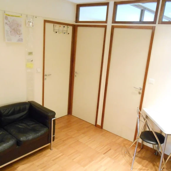 Bureau privé 13 m² 2 postes Coworking Rue du Faubourg Saint-Antoine Paris 75011 - photo 11