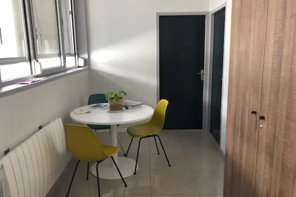 Espace indépendant - 69009 - 6 postes - 900€
