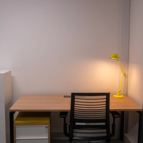 Bureau privé 15 m² 4 postes Coworking Rue de Châtillon Rennes 35000 - photo 2