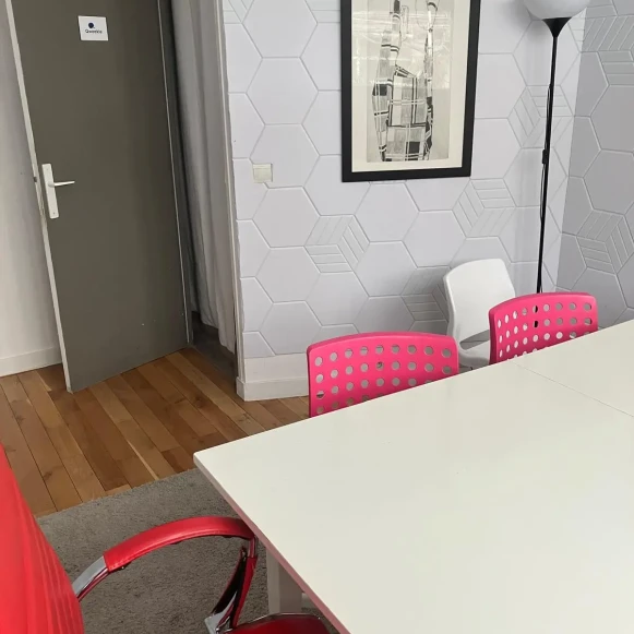 Bureau privé 20 m² 3 postes Location bureau Rue de la Roquette Paris 75011 - photo 1