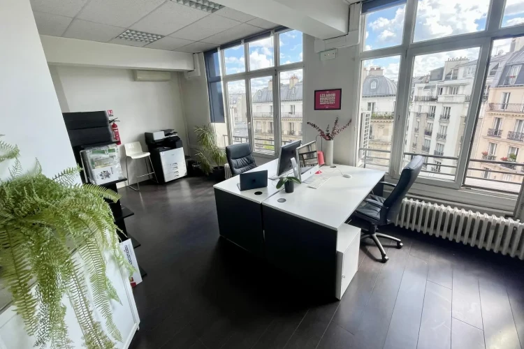 Open Space - 75011 - 1 poste - 350€