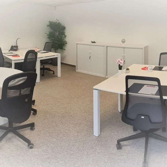 Bureau privé 26 m² 4 postes Location bureau Route des Dolines Valbonne 06560 - photo 1