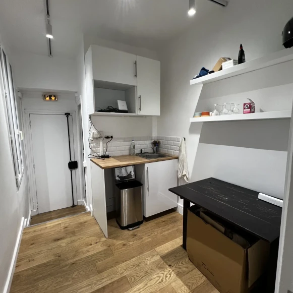 Bureau privé 44 m² 10 postes Location bureau Rue Saint Denis Paris 75002 - photo 7