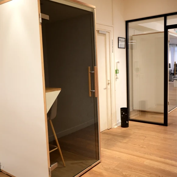 Open Space  6 postes Coworking Rue du Faubourg Montmartre Paris 75009 - photo 8
