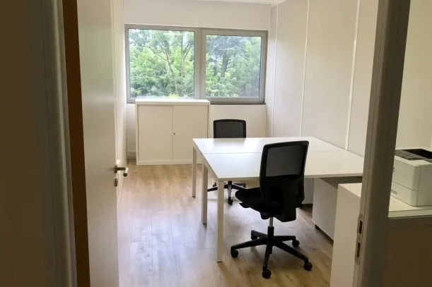 Bureau privé - 93200 - 2 postes - 520€