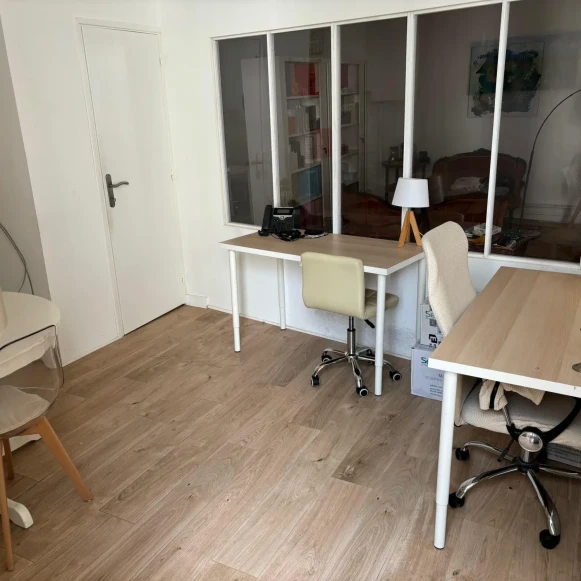 Bureau privé 13 m² 2 postes Location bureau Rue de Montmorency Paris 75003 - photo 1