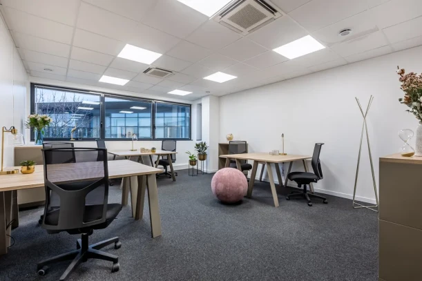 Bureau privé - 78990 - 6 postes - 1707€