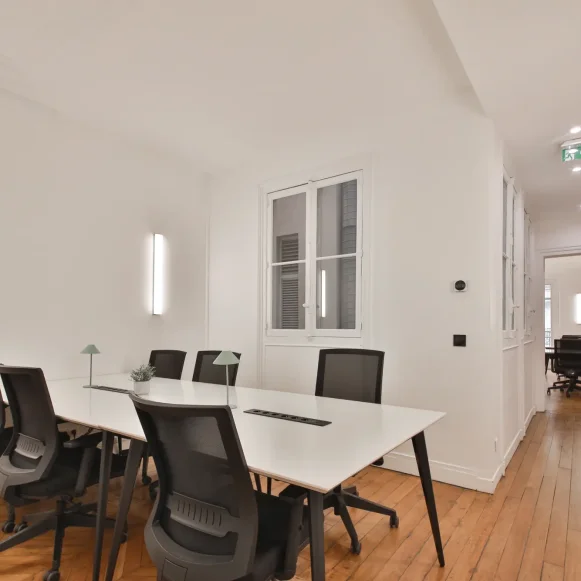Bureau privé 26 m² 8 postes Location bureau Rue de Mogador Paris 75009 - photo 9
