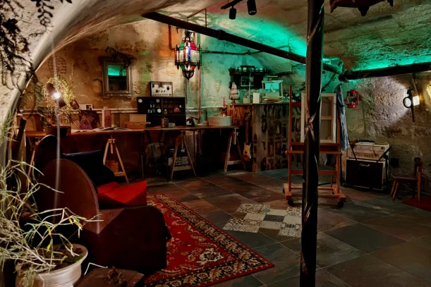 Open Space - 33000 - 4 postes - 215€