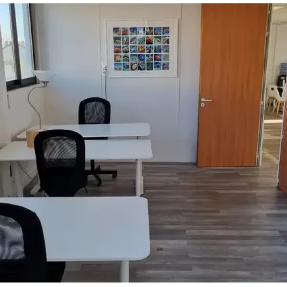 Bureau privé 15 m² 4 postes Location bureau Rue Avaulée Hauts-de-Seine 92240 - photo 1