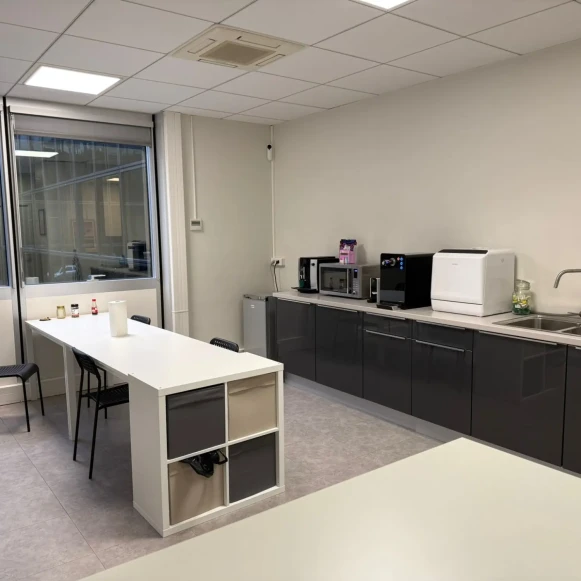 Open Space  6 postes Location bureau Rue Andras Beck Meudon 92360 - photo 6