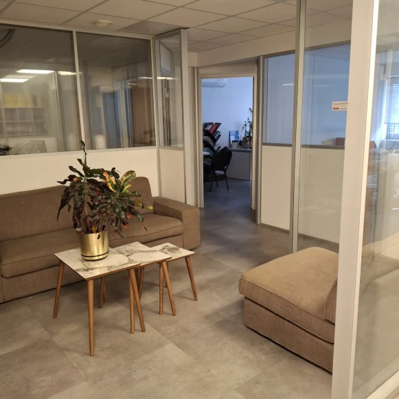 Bureau privé 14 m² 2 postes Location bureau Rue d'Arras Nanterre 92000 - photo 5