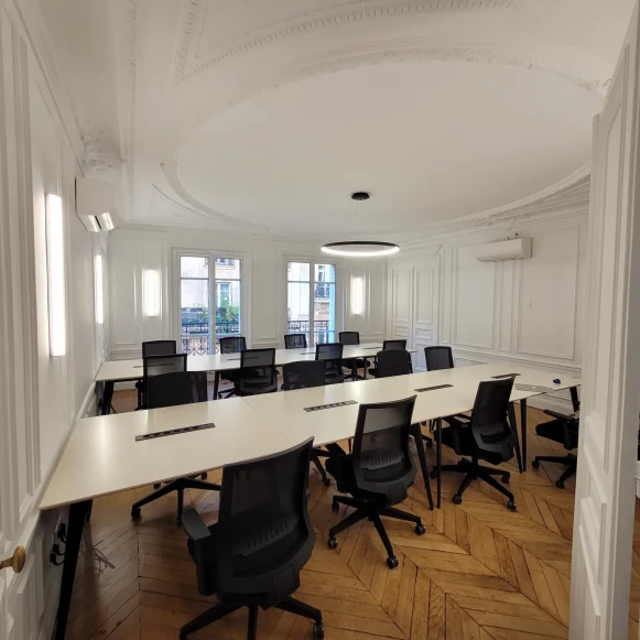Open Space  6 postes Location bureau Rue de Mogador Paris 75009 - photo 8
