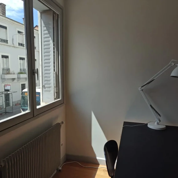 Bureau privé 12 m² 3 postes Location bureau Rue du Dauphiné Lyon 69003 - photo 6