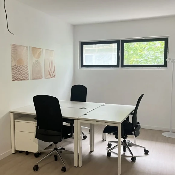 Bureau privé 15 m² 3 postes Coworking Avenue du Général Michel Bizot Paris 75012 - photo 1